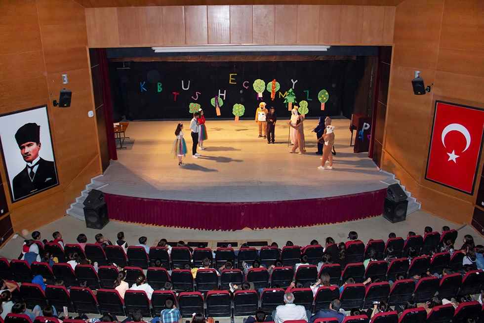 Öğrencilerimiz Tarafından Birlikten Kuvvet Doğar Tiyatro Oyunu Sergilendi