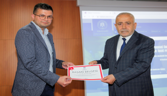Üniversitemiz Akademik ve İdari Personeline Başarı Ödülleri Verildi.