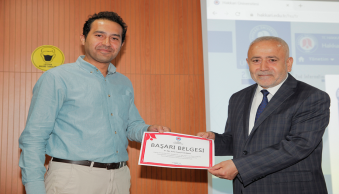 Üniversitemiz Akademik ve İdari Personeline Başarı Ödülleri Verildi.