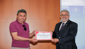 Üniversitemiz Akademik ve İdari Personeline Başarı Ödülleri Verildi.