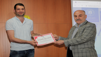 Üniversitemiz Akademik ve İdari Personeline Başarı Ödülleri Verildi.