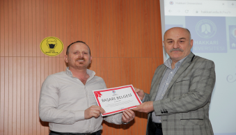 Üniversitemiz Akademik ve İdari Personeline Başarı Ödülleri Verildi.