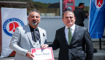 Üniversitemizde Mezuniyet Şöleni
