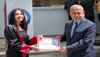 Üniversitemizde Mezuniyet Şöleni