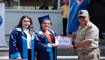 Üniversitemizde Mezuniyet Şöleni