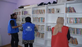 Öğrencilerimiz Köy Okuluna Kütüphane Kazandırdı