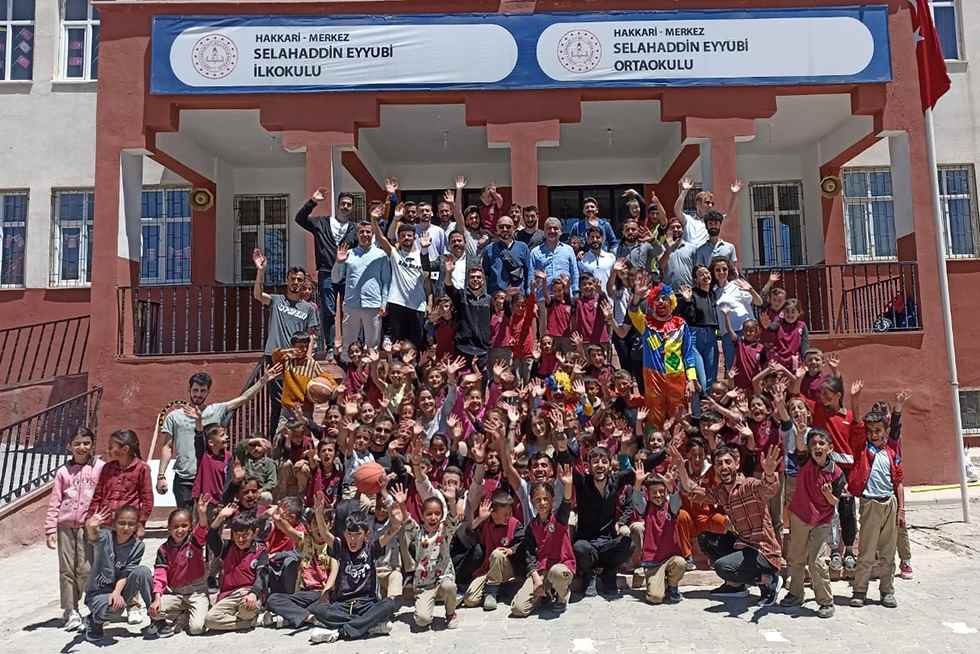 Üniversitemiz Beden Eğitimi ve Spor Öğretmenliği Öğrencileri Tarafından Spor Materyalleri Sergisi Düzenlendi