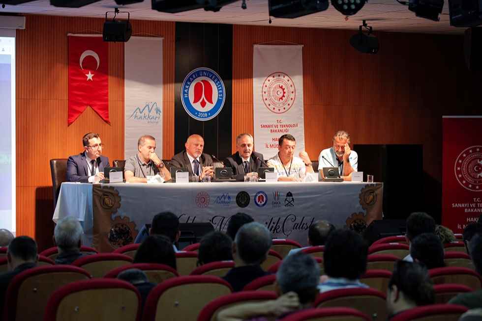 Üniversitemizde ‘Hakkari Madencilik Çalıştayı’ Düzenlendi