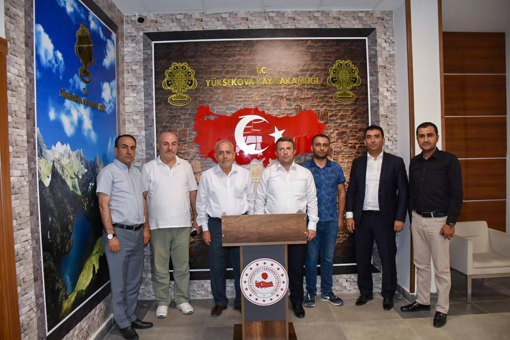Rektörümüz Prof. Dr. Ömer Pakiş, Yüksekova Kaymakamı Ömer Çimşit’i Ziyaret Etti