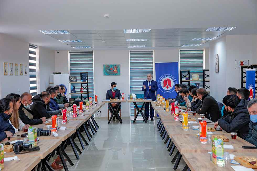 Rektörümüz İlimizde Görev Yapan Gazetecilerin Gününü Kutladı