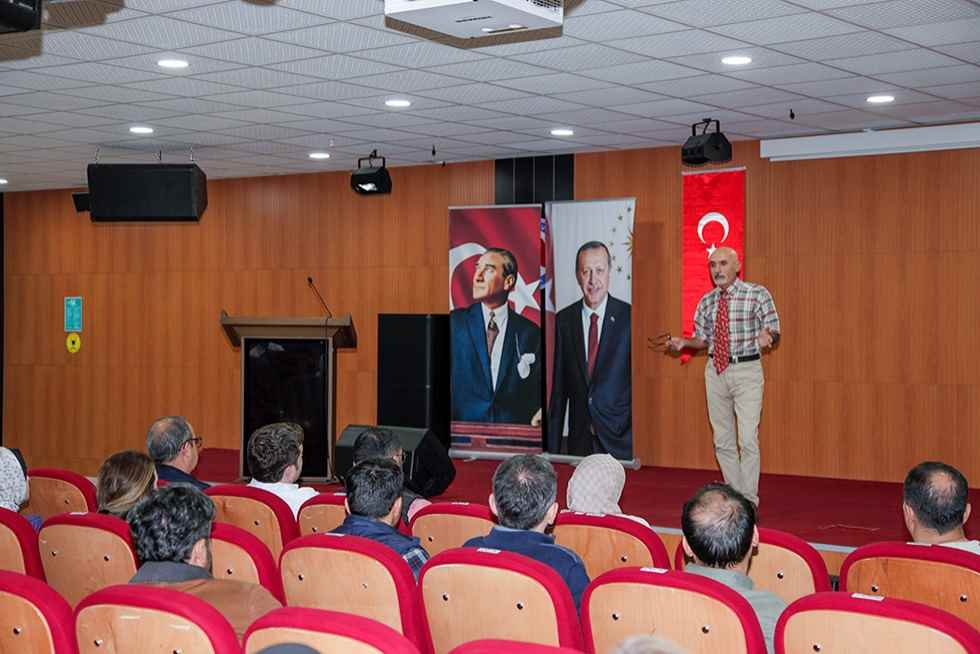 Üniversitemizde Eğitim Fakültesi Akademik Kurul Toplantısı Gerçekleştirildi