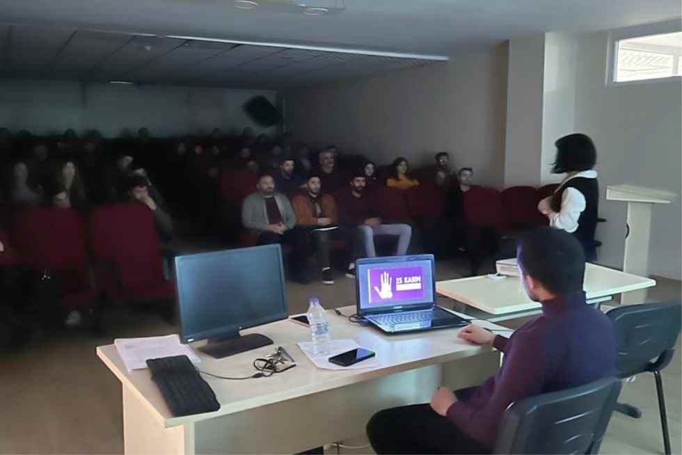 Üniversitemizde Kadına Yönelik Şiddete Hayır Semineri Düzenlendi
