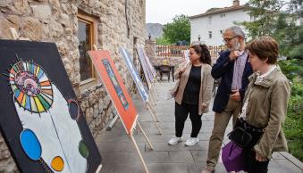 Üniversitemiz Tarafından Çukurca İlçesinde Resim Sergisi Açıldı