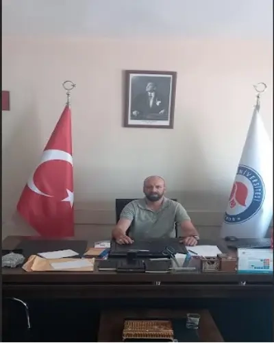 Öğr. Gör. Burhan YILMAZ profil fotoğrafı